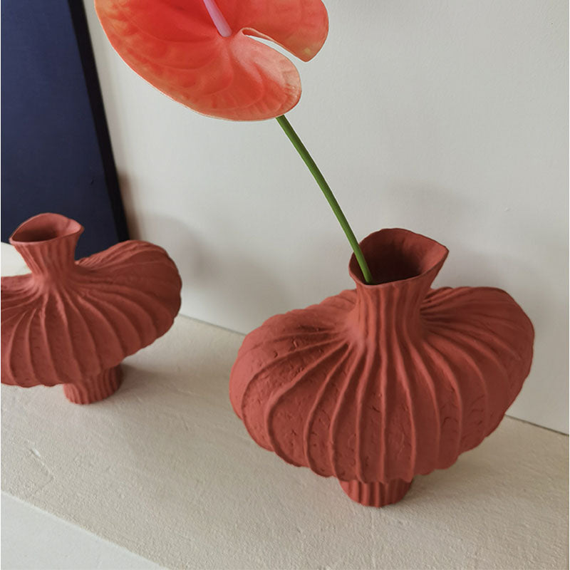 Shaped Ceramic Vase, Red｜Rit Concept