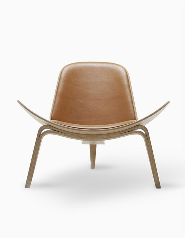 Hans Wegner CH07 Shell Chair, Walnut & Black