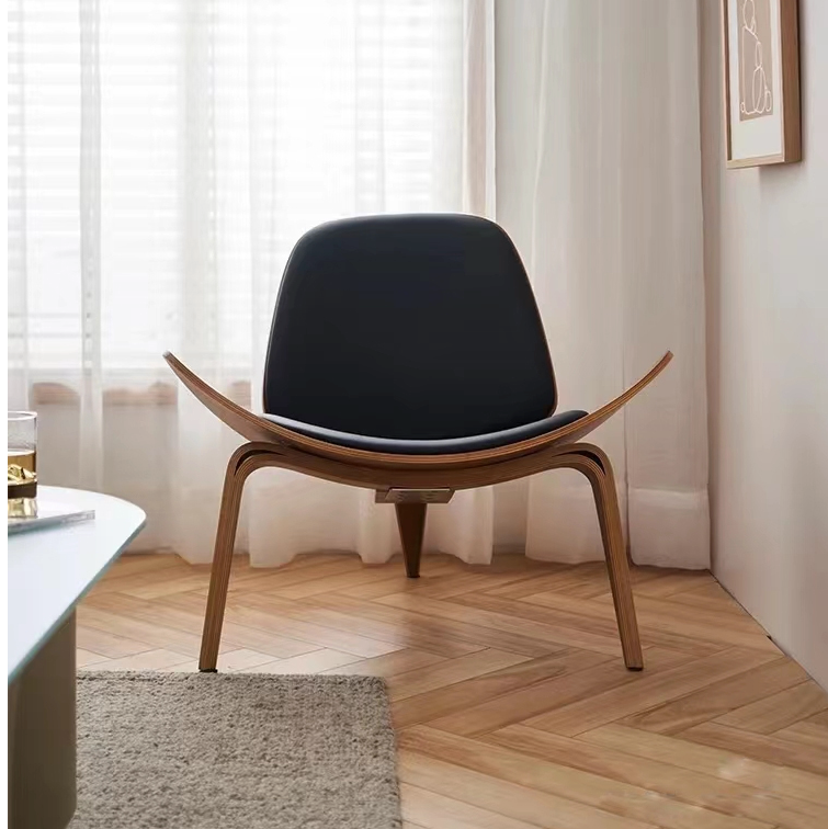 Hans Wegner CH07 Shell Chair, Walnut & Black｜Rit Concept