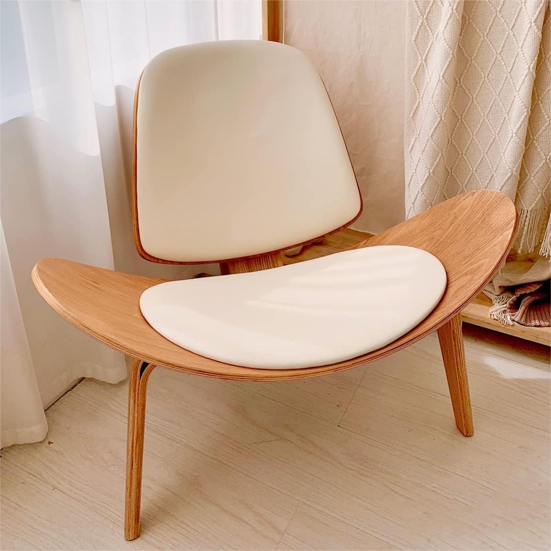 Hans Wegner CH07 Shell Chair, Walnut & Black