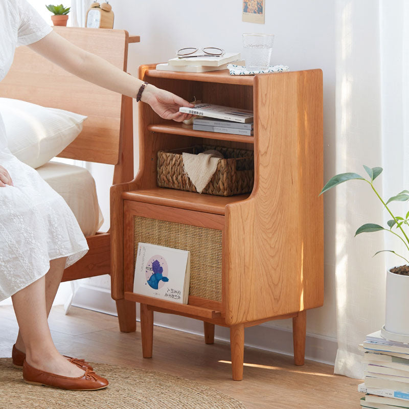 Edith Bedside Table, Walnut｜Rit Concept